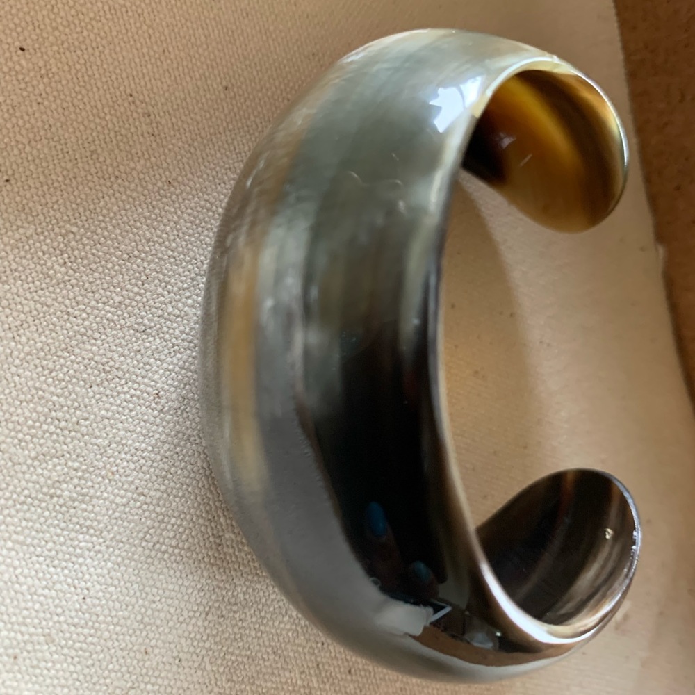 Natural Buffalo Horn cuff - Picture 4 of 5